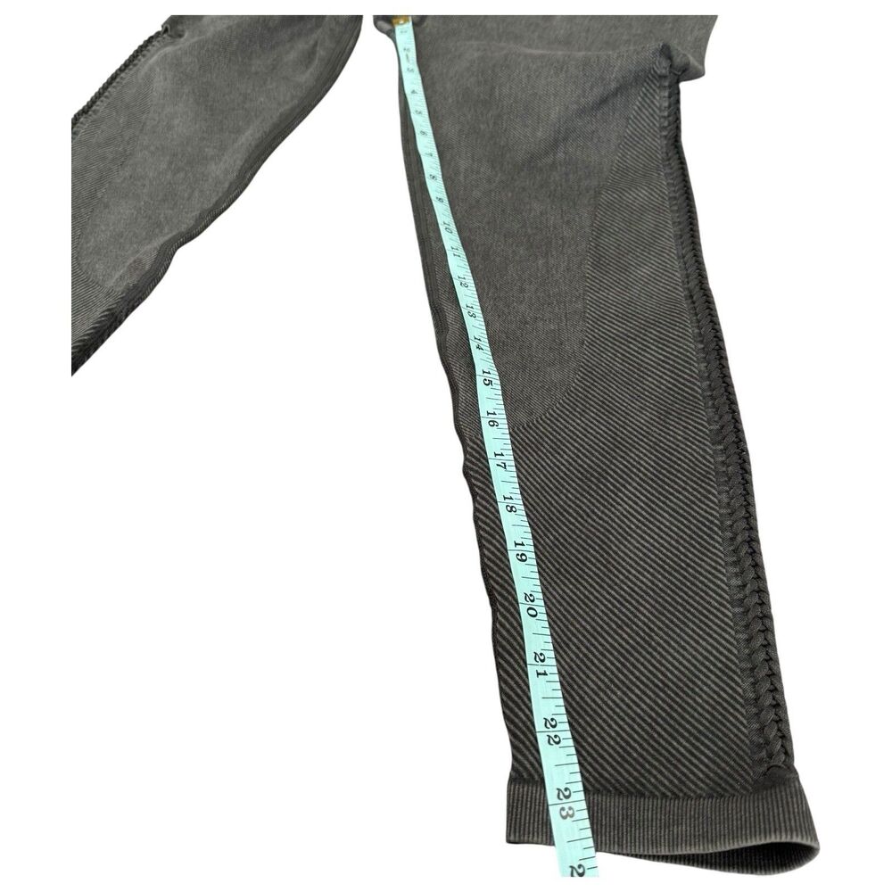 Offline By Aerie NWT Hi-Rise 7/8 Leggings Braided Ribbed Gray Size L Seamless - Picture 15 of 15